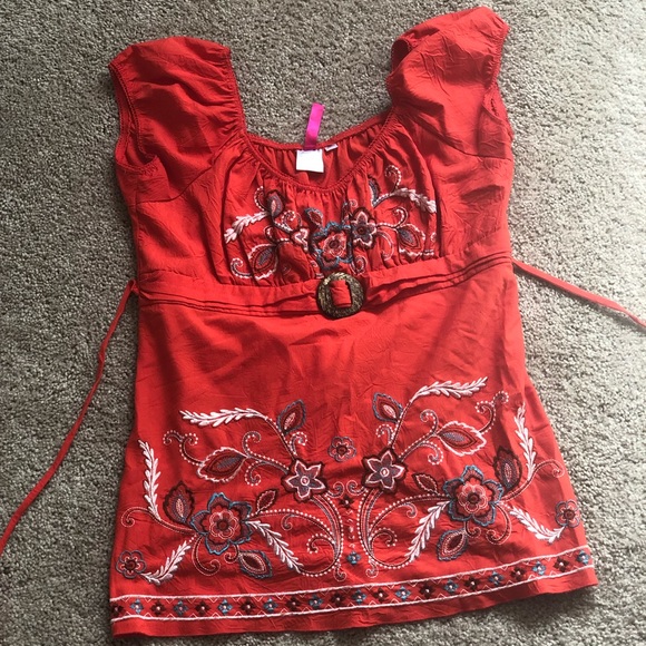 Red top - Picture 3 of 3